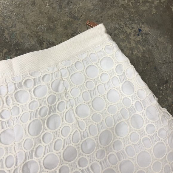 Escada White Shorts Eyelet Lace High Waisted L - Picture 3 of 8